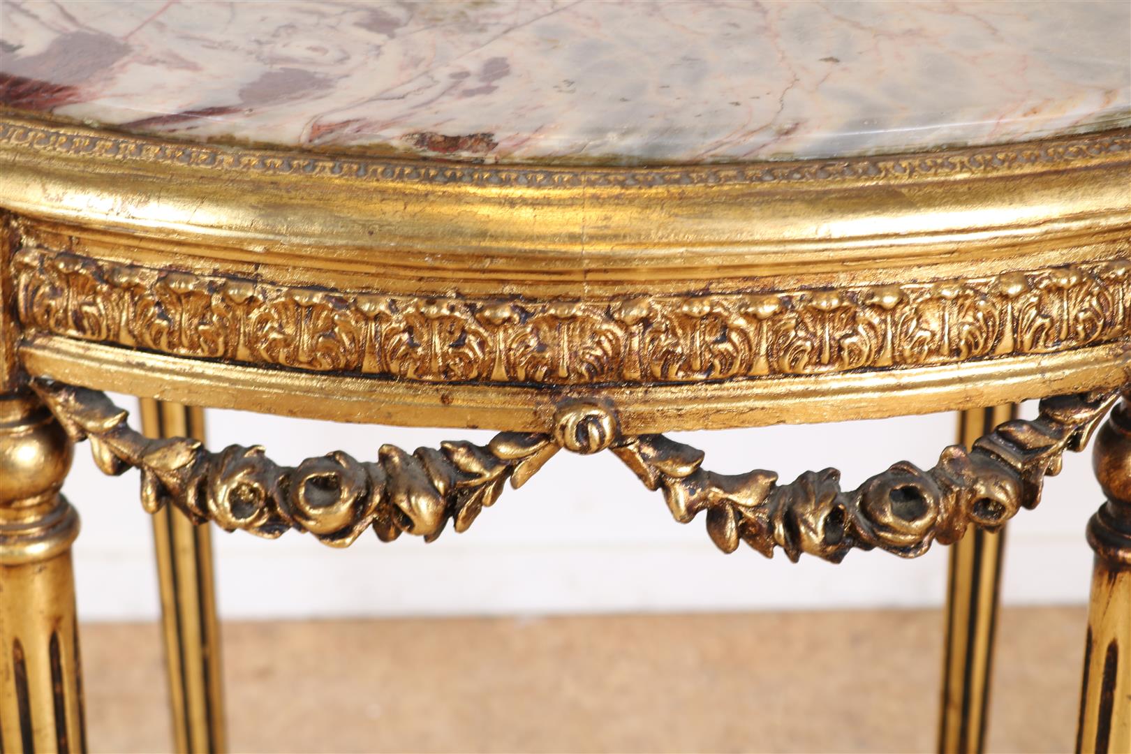 Gilded Louis XVI style side table with marble top on fluted legs connected by rules, 82 x73 x 53 - Image 2 of 5