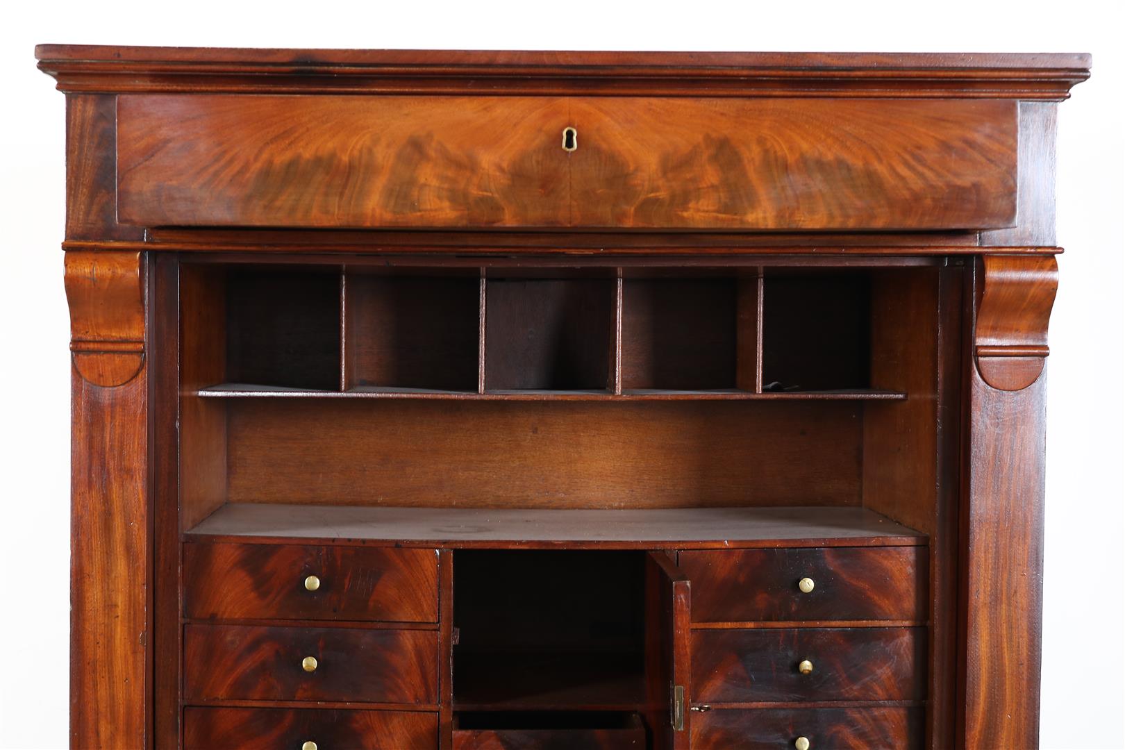 Mahogany secretary abattant with top drawer, writing flap behind which interior with panel door - Image 3 of 6