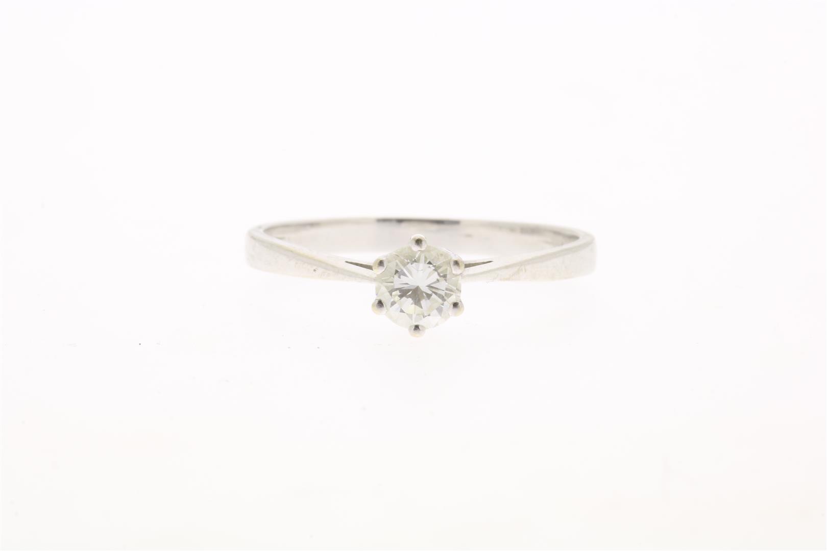 White gold solitaire ring set with brilliant cut diamonds 0.46 crt. content 585/000, gross weight