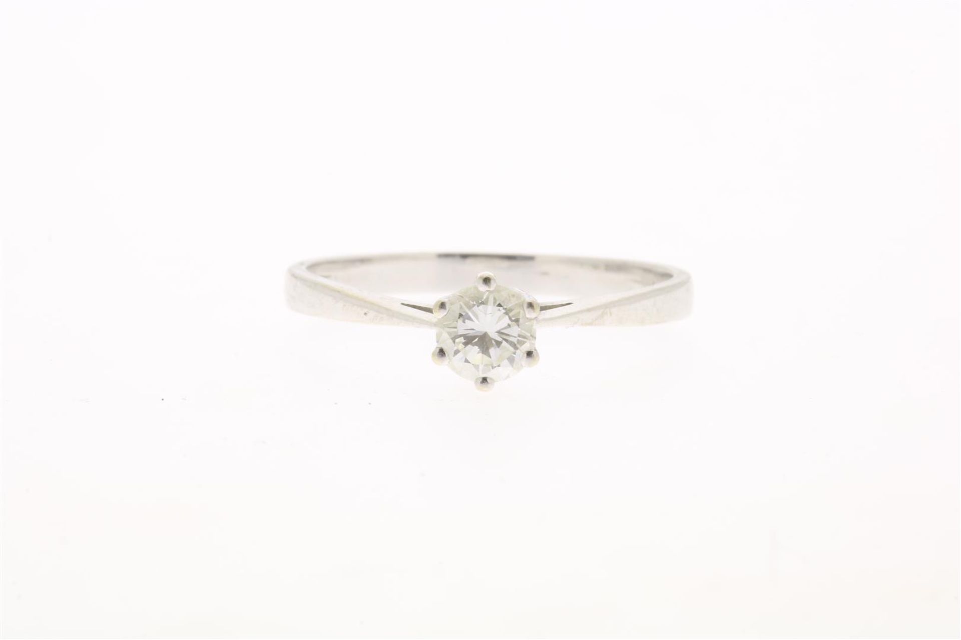 White gold solitaire ring 