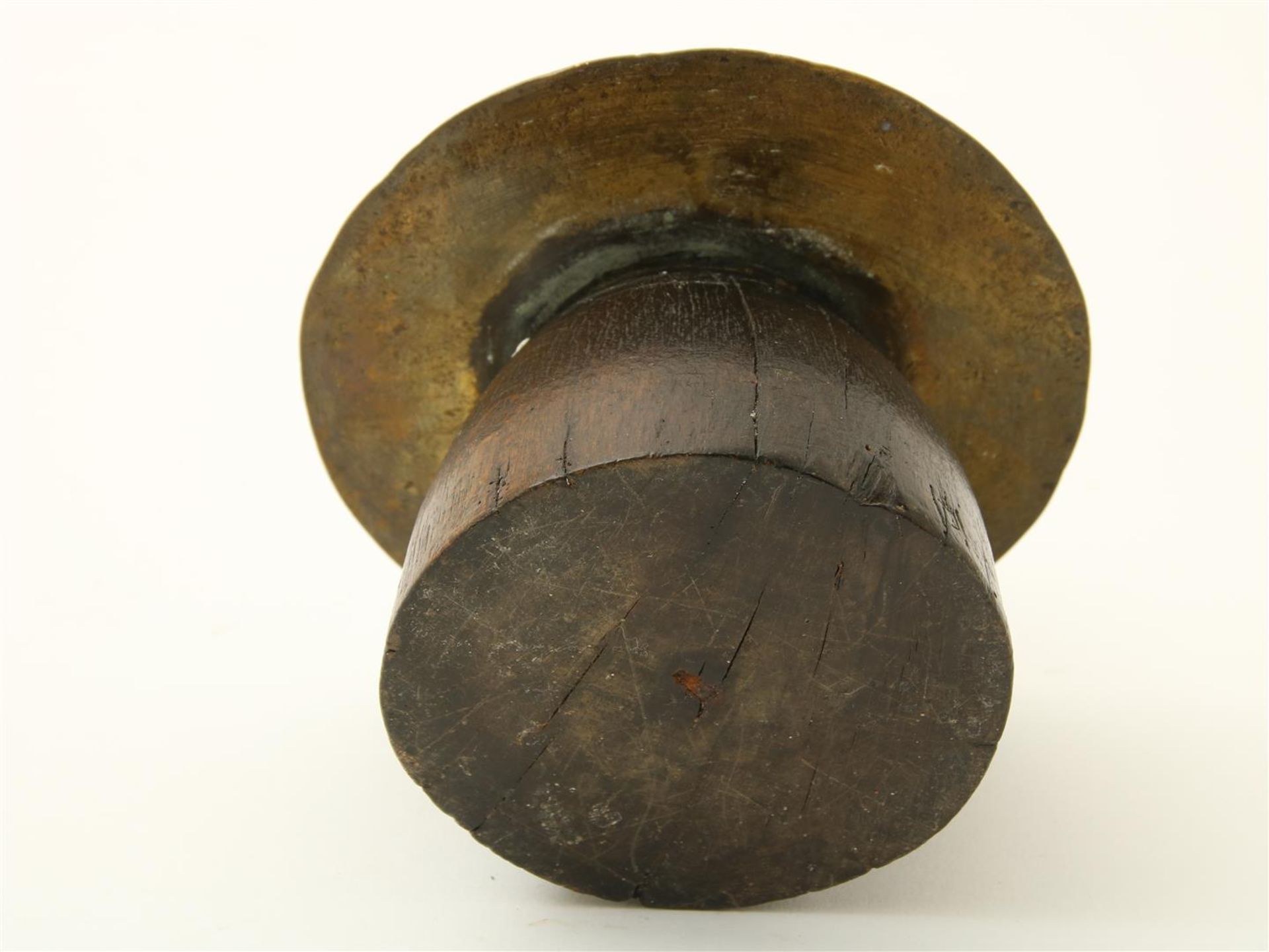 Bronze candlestick on wooden base, dovetail candle holder, possibly Spain, 17th century, height 10.5 - Image 4 of 4
