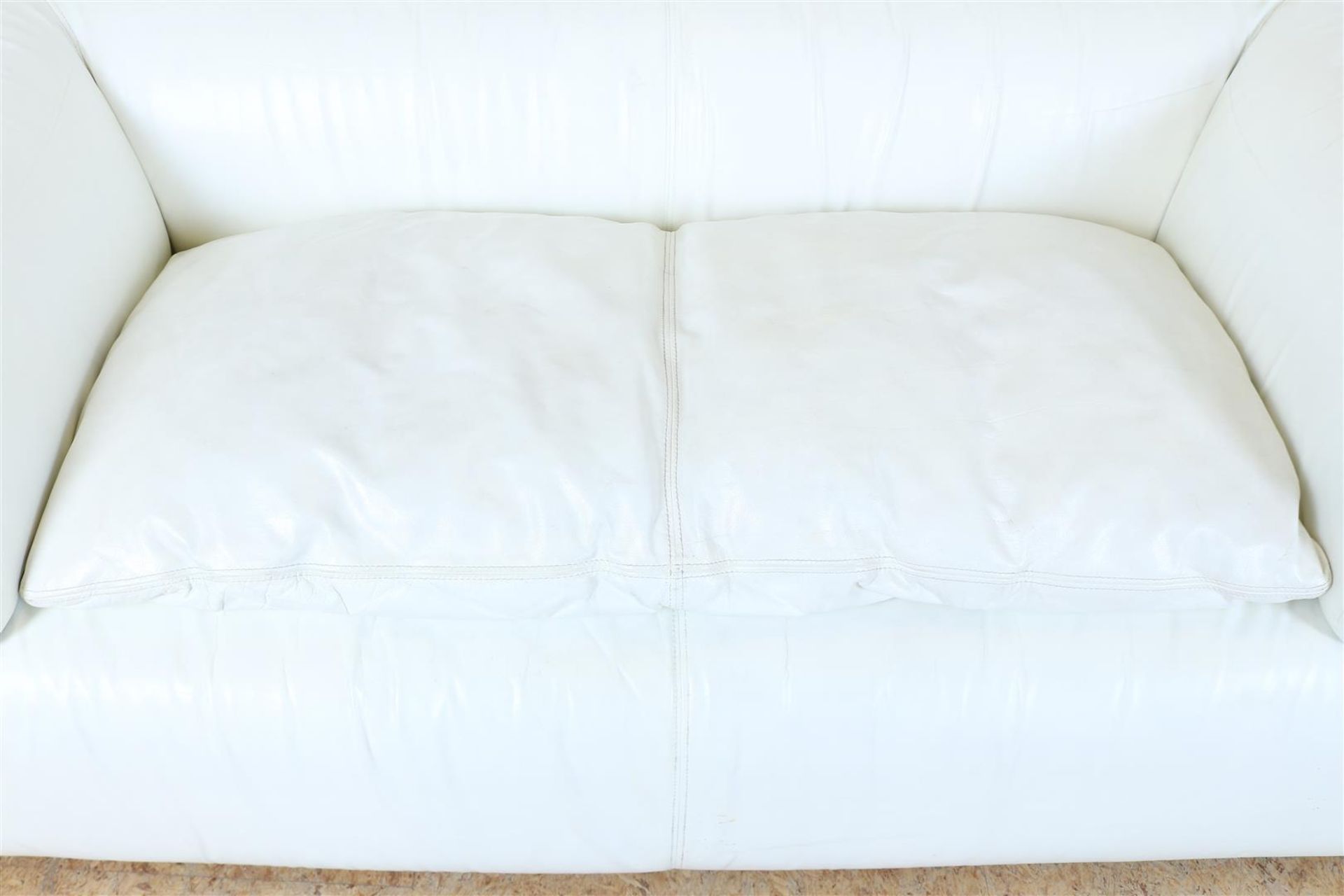 White leather two-seater sofa, Gelderland Design. - Image 3 of 4