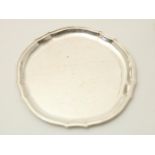 Silver round tray with contoured edge, below legal weight, diameter 29.5 cm, gross weight 582