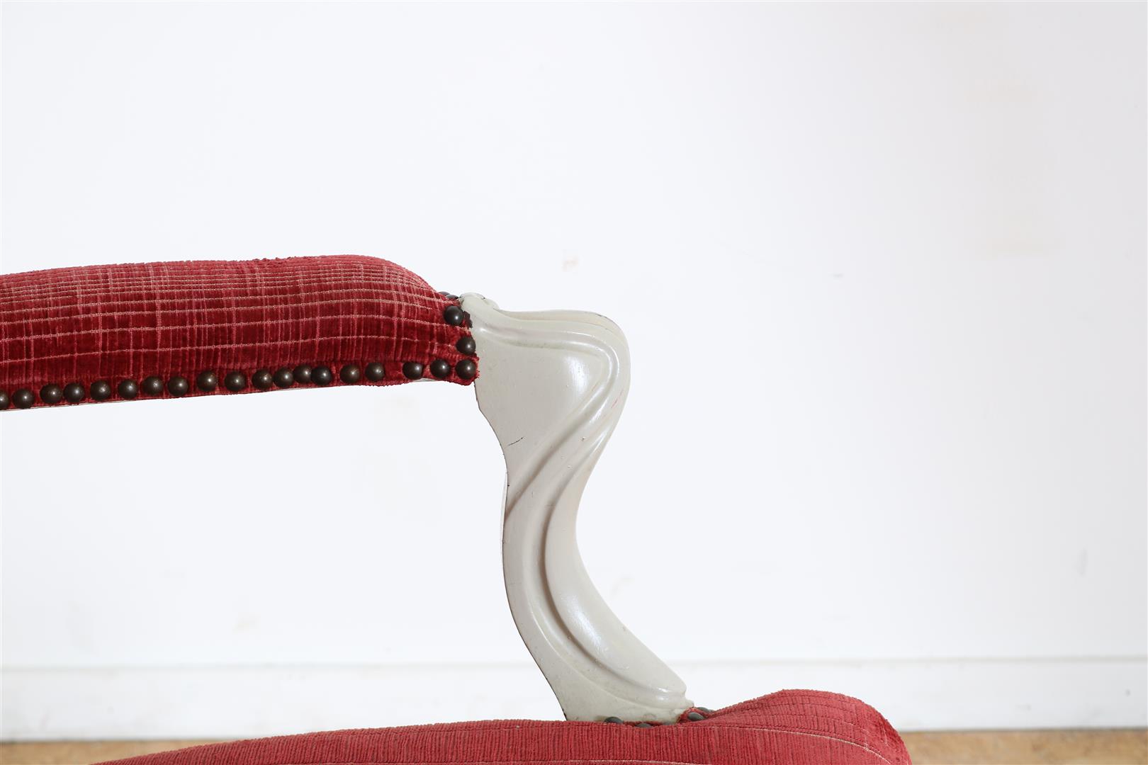white-painted Biedermeier armchair with red velvet upholstery, 19th century. - Image 3 of 5