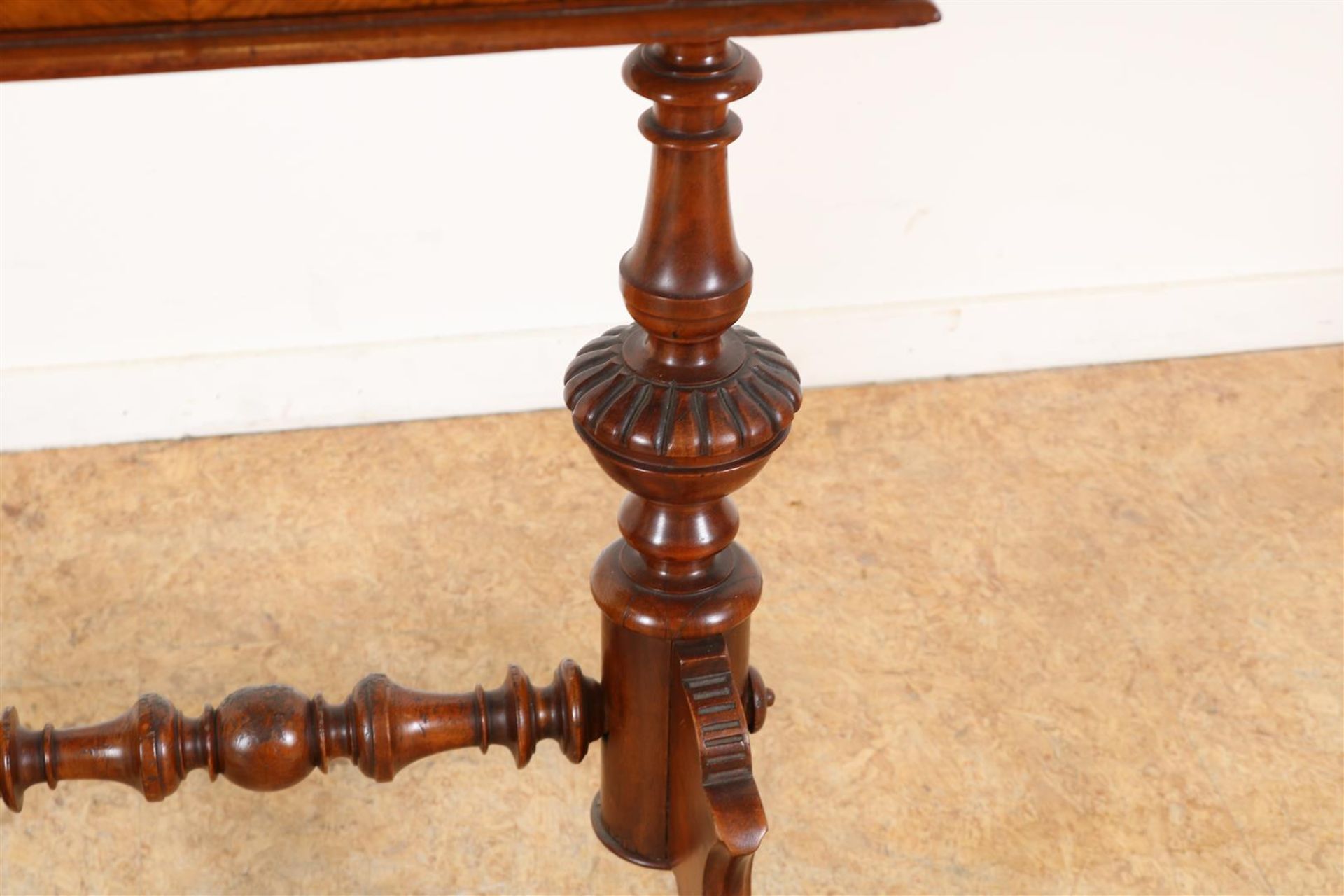Mahogany sewing table with interior of 6 lids with inlaid star motifs and plinth drawer, on 2 turned - Image 5 of 5