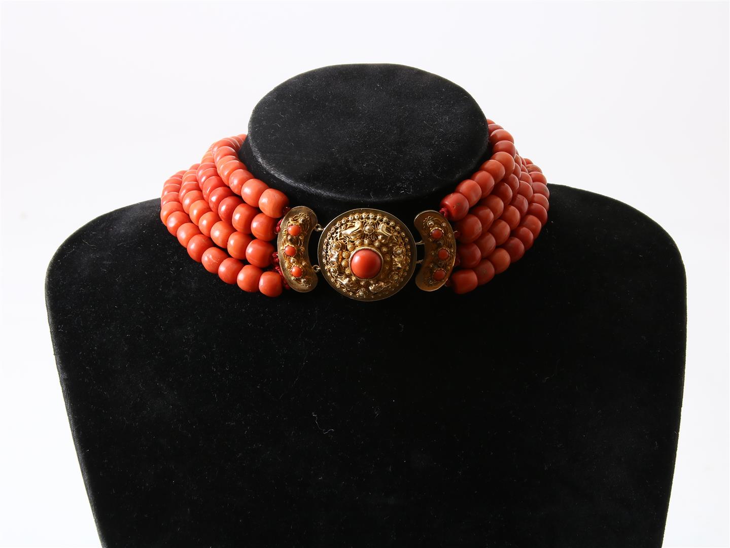 4-row red coral bead necklace with cheese and barrel beads on a gold filigree decorated regional - Image 2 of 3