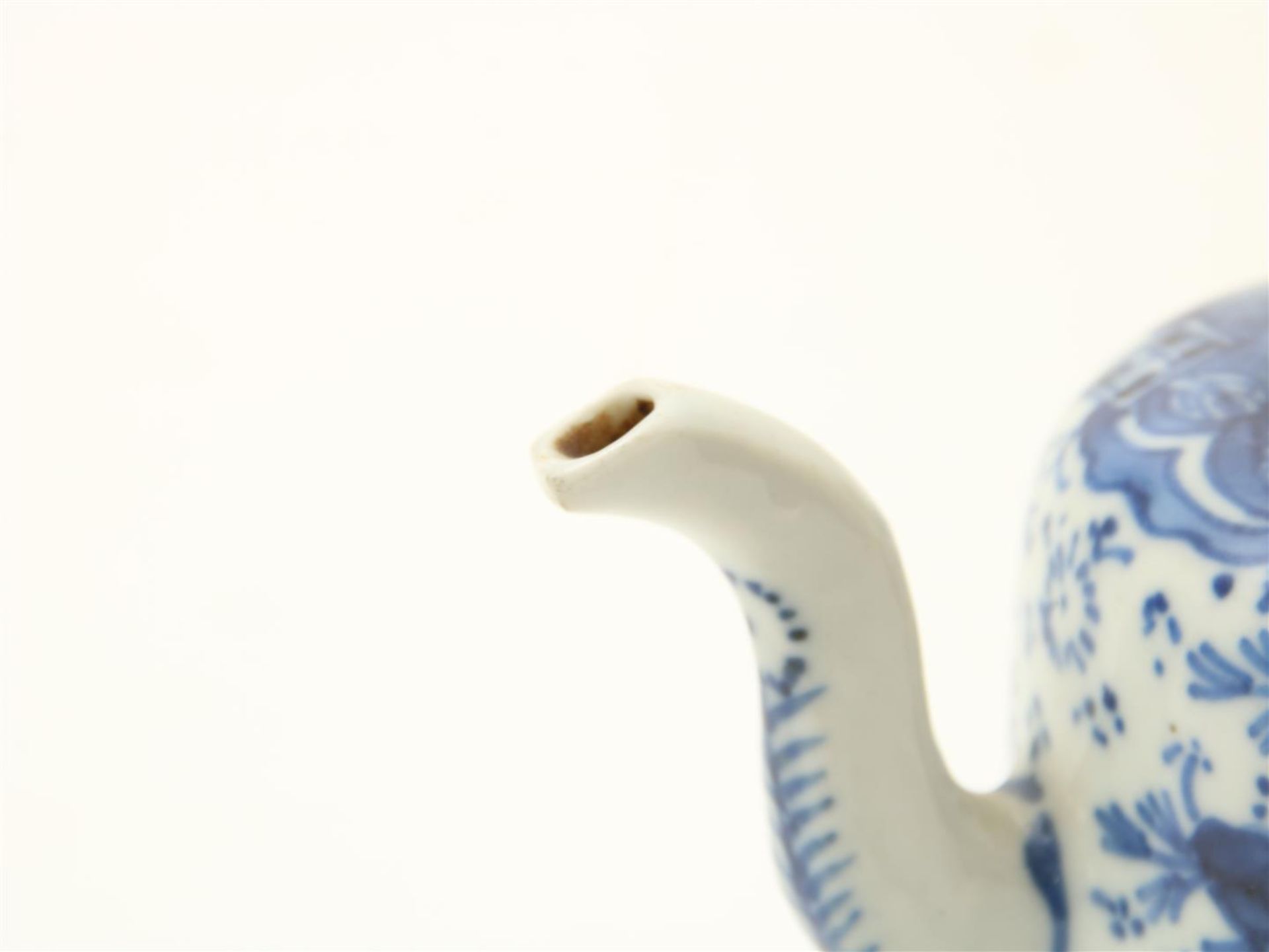 Porcelain teapot with blue-white decor of flowers, China ca. 1800  - Bild 2 aus 6