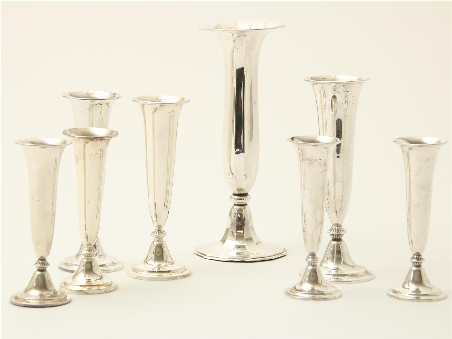 Lot of 8 silver vases, 835/000 and one 925/000, Van Kempen, heights including 12.5 cm and 19.5 cm,