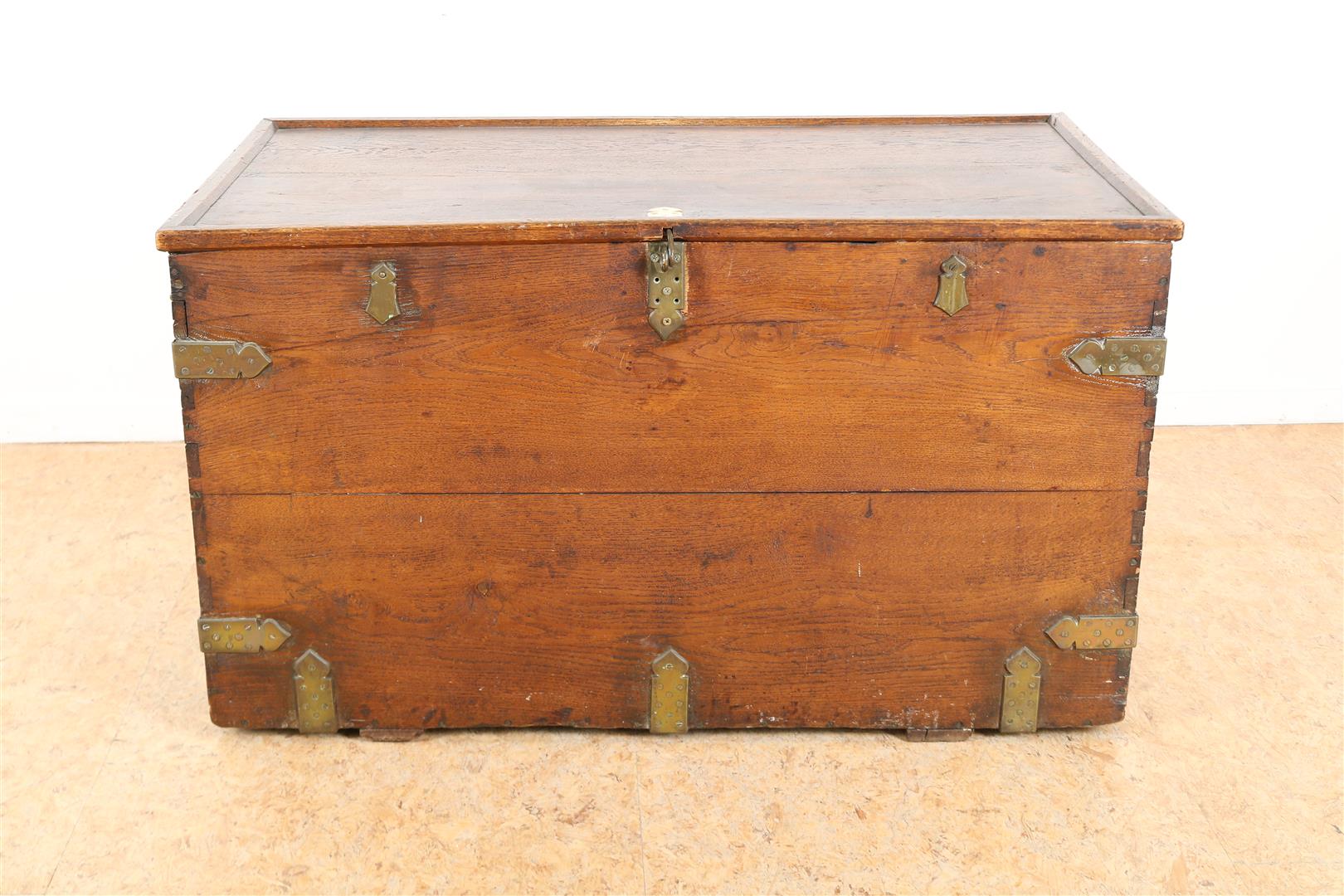 Oak Colonial blanket chest with brass fittings and handles, late 19th century, 58 x 105 x 60 cm.