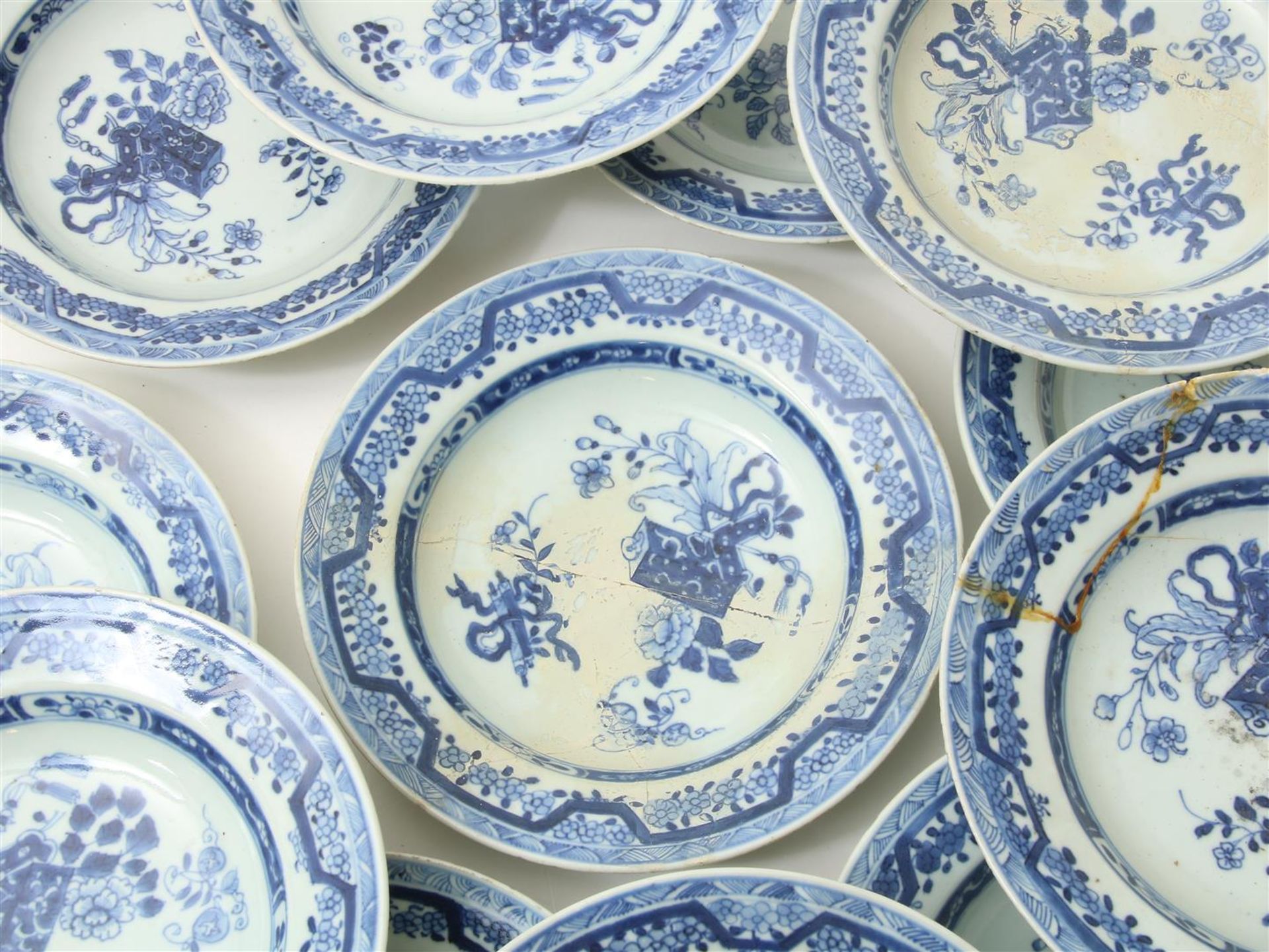  set of 12 Qianlong porcelain plates - Bild 13 aus 17