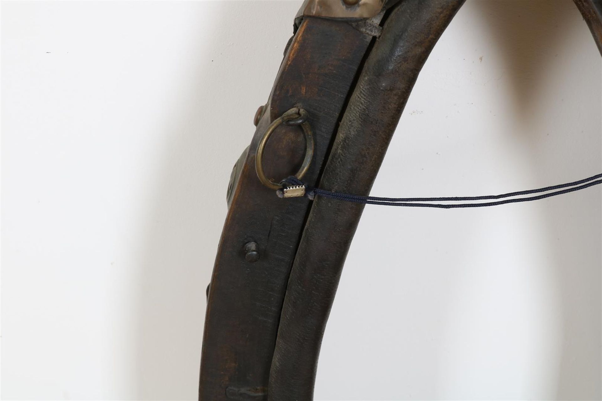 Neck piece for horse, horseham, made of leather, wood and iron, length 80 cm. - Image 3 of 3