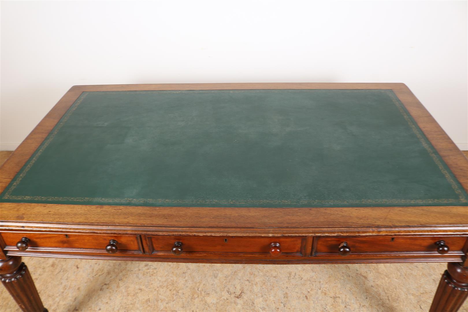Mahogany Victorian partner desk with green leather inlaid top and 6 drawers on turned legs ending in - Image 2 of 6