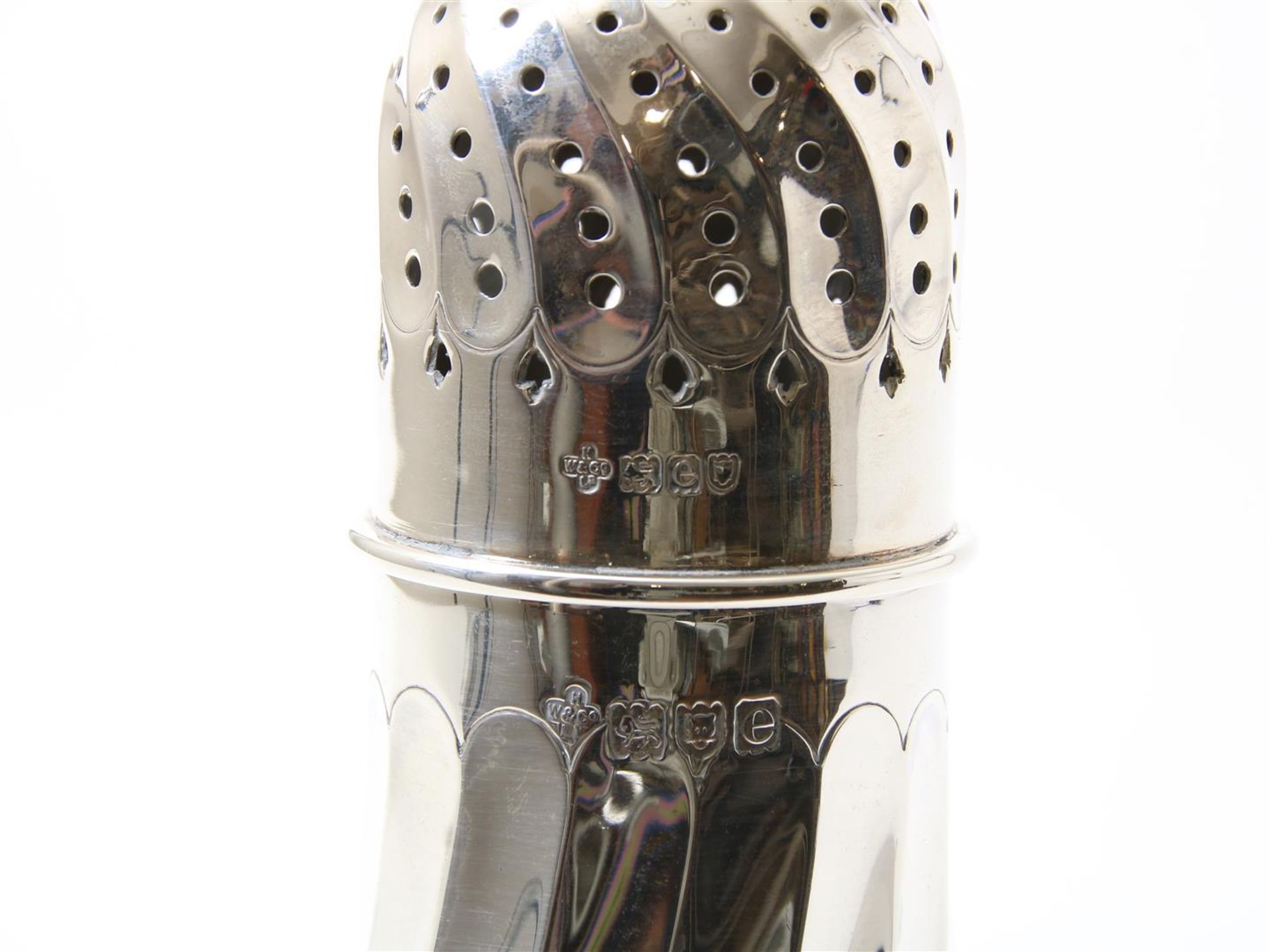 Silver shaker, twisted and crowned with turned knob, London, Horace Woodward & Co. 268 grams. last - Image 4 of 4