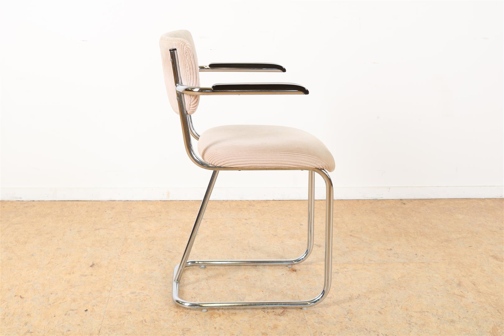 Chrome-plated design armchair with welded back support and bakelite armrests, design Gispen model - Image 2 of 5