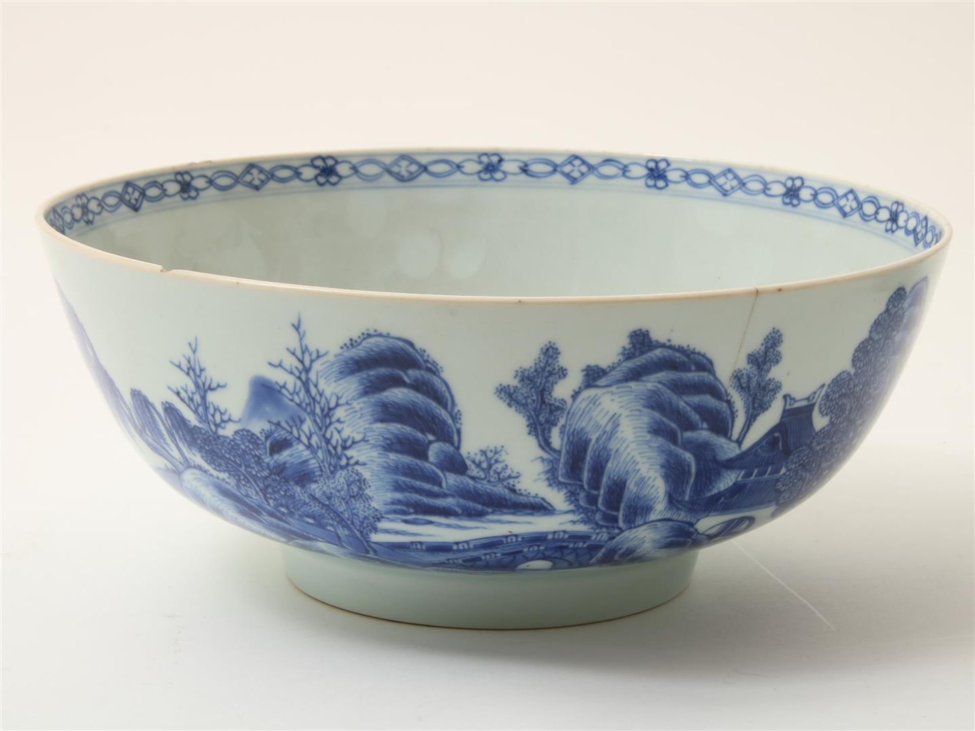 Porcelain bowl 