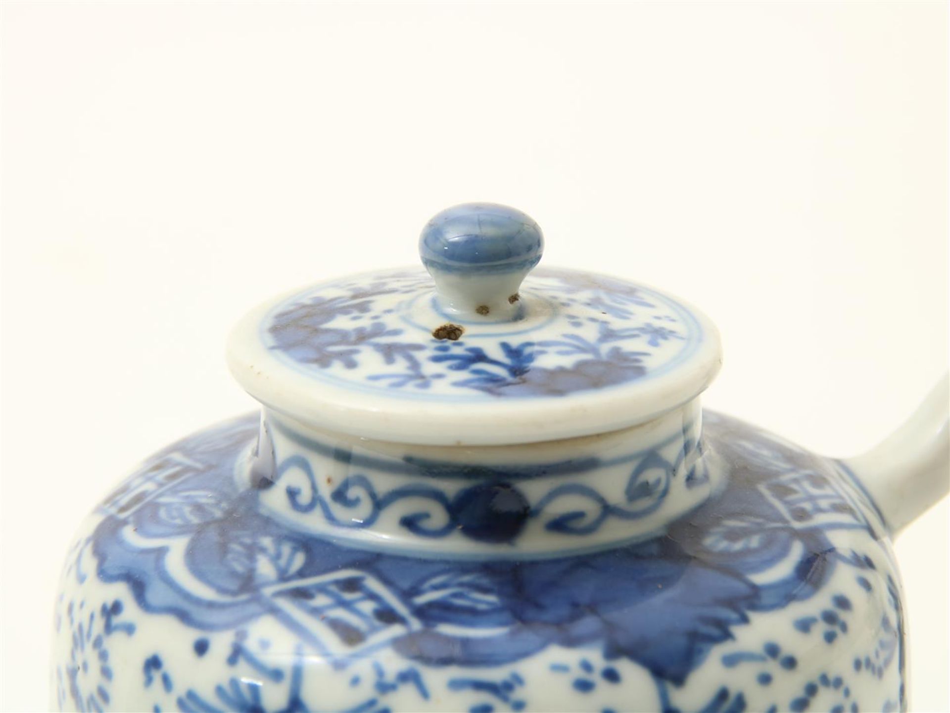 Porcelain teapot with blue-white decor of flowers, China ca. 1800  - Bild 3 aus 6