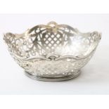 Silver openwork basket, grade 835/000, gross weight 119 grams.