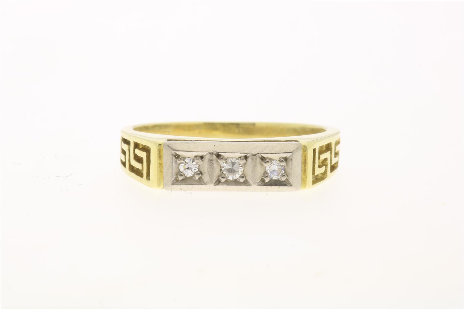 Yellow gold row ring set with diamonds in white gold setting, approximately 0.18 ct., BWG, gross