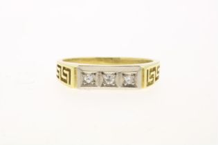 Yellow gold ring with diamonds in white gold setting