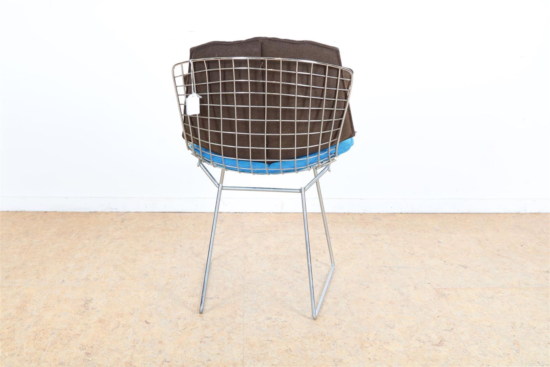 Wire steel design chair with loose seat, designed in 1952 by Harry Bertoia for Knoll, model 420. - Image 4 of 4