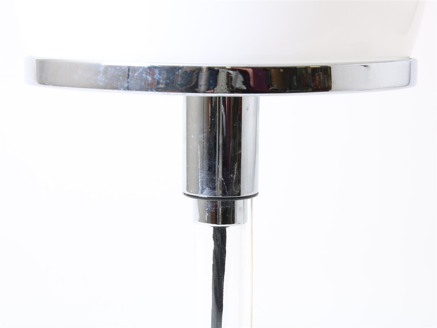 Table lamp on plexiglass base with opaline shade, Bauhaus style, height 45 cm. - Image 3 of 4