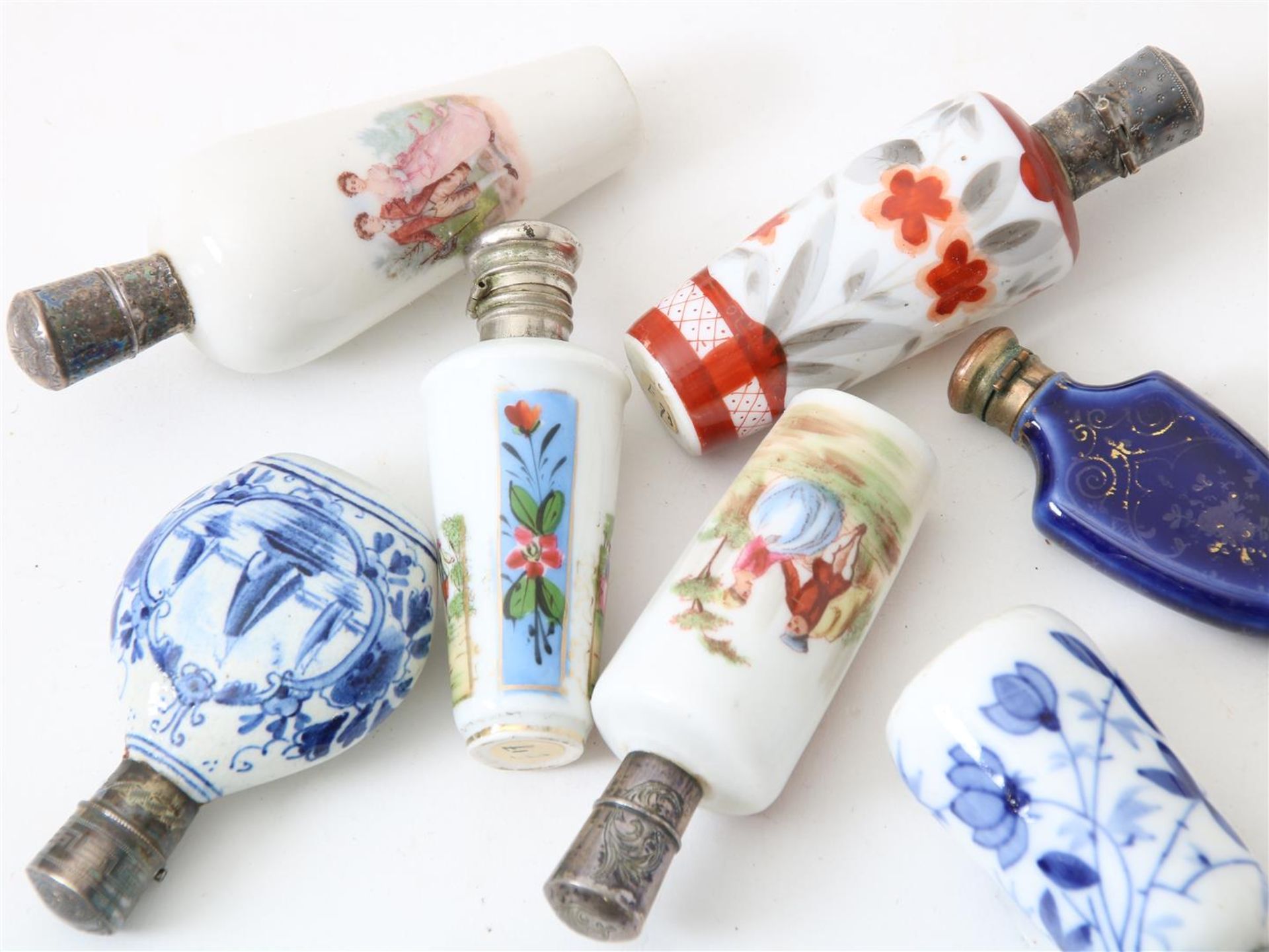 14 porcelain snuff bottles - Bild 2 aus 3