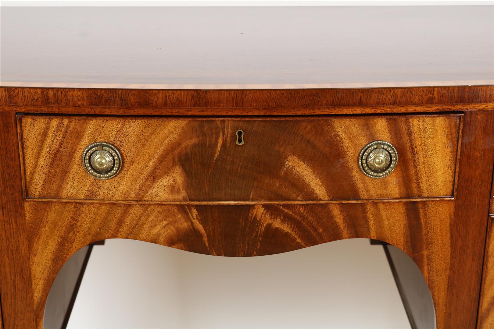 Mahogany Regency style sideboard with drawer and 2 panel doors as false drawers, on tapered legs, - Image 4 of 6