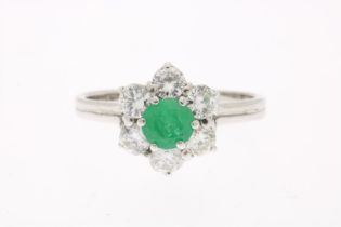White gold ring with emerald and diamond, brilliant cut