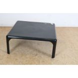 Black plastic design coffee table, designer Vico Magistretti for Artemide, 1970s, 30 x 70 x 70 cm.