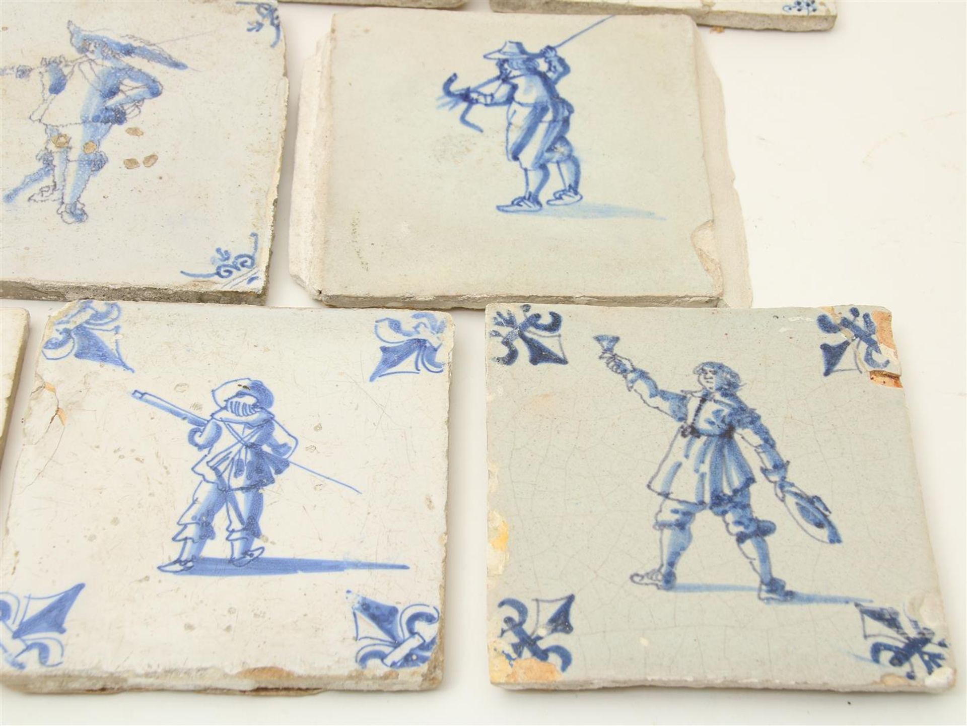 Lot of 9 various earthenware blue-white tiles - Bild 4 aus 4