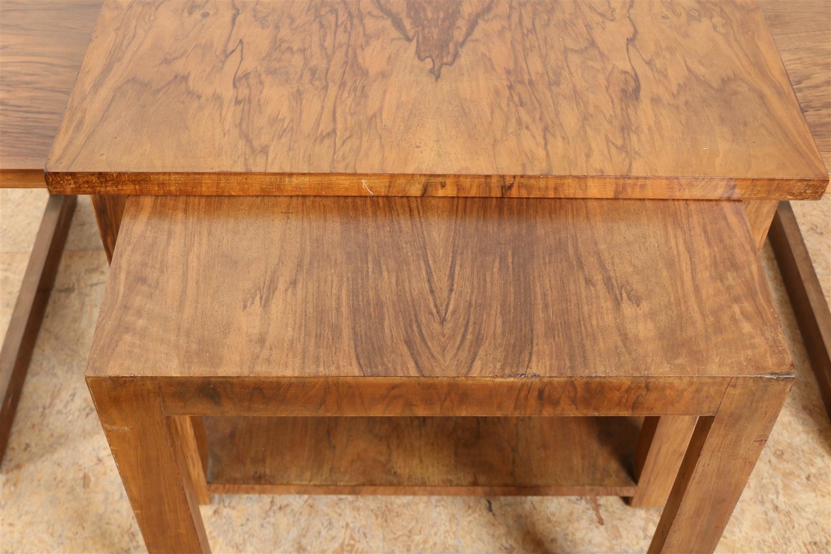 Burr walnut Art Deco side table with 4 extendable side leaves, resting block legs, 56 x 63 x 63 cm. - Image 3 of 5