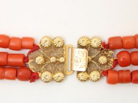 Blood coral necklace with beads and yellow clasp, Zeeuws-Vlaanderen