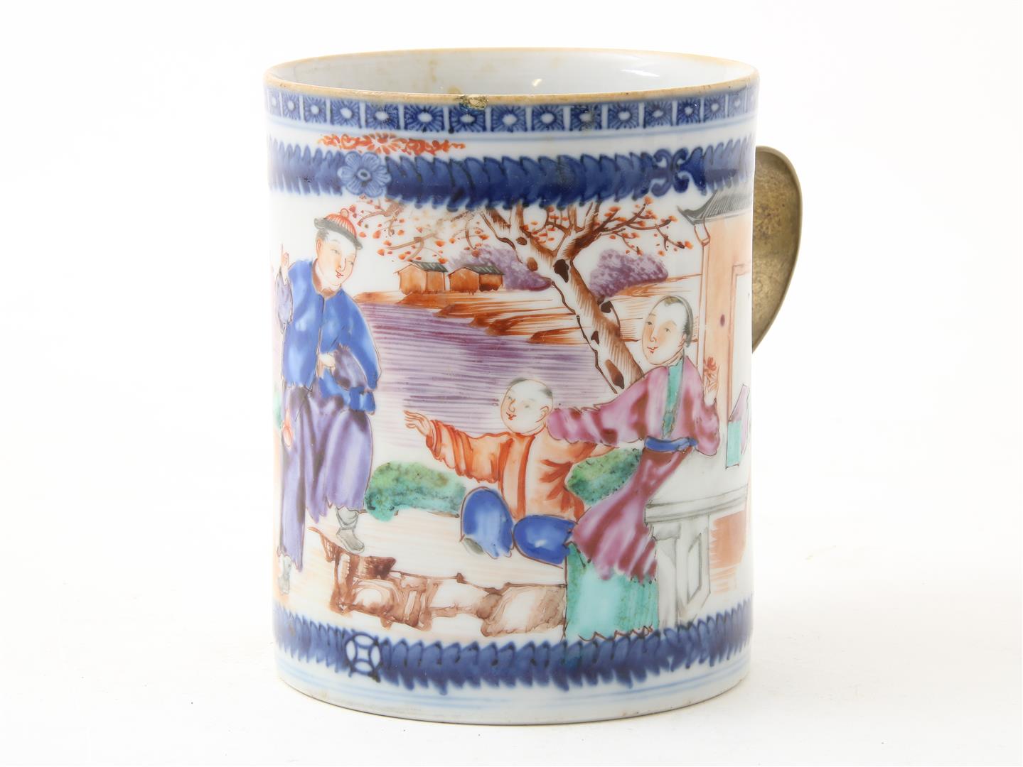 Polychrome painted Canton porcelain  tanker, decorated with figures in landscape, China, 18th - Image 3 of 4