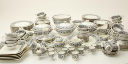Extensive Wedgwood porcelain tableware