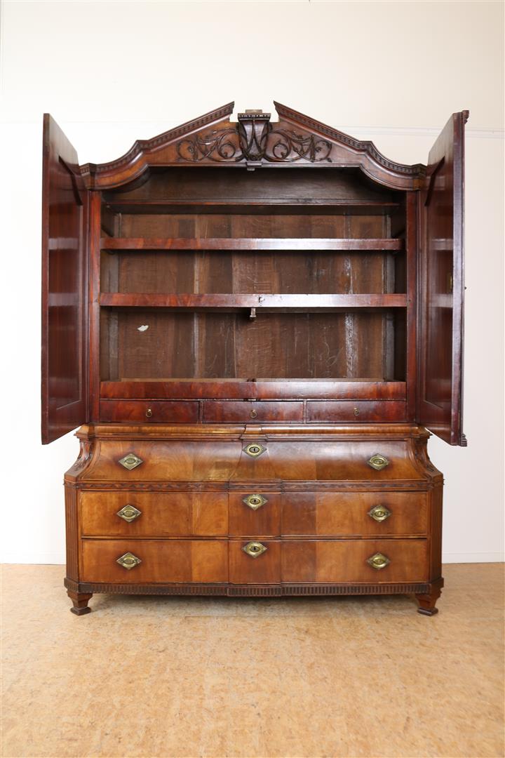 Mahogany Louis XVI breakfront cabinet with carved garlands in crest, 2 panel doors and 3 drawers, - Image 2 of 7