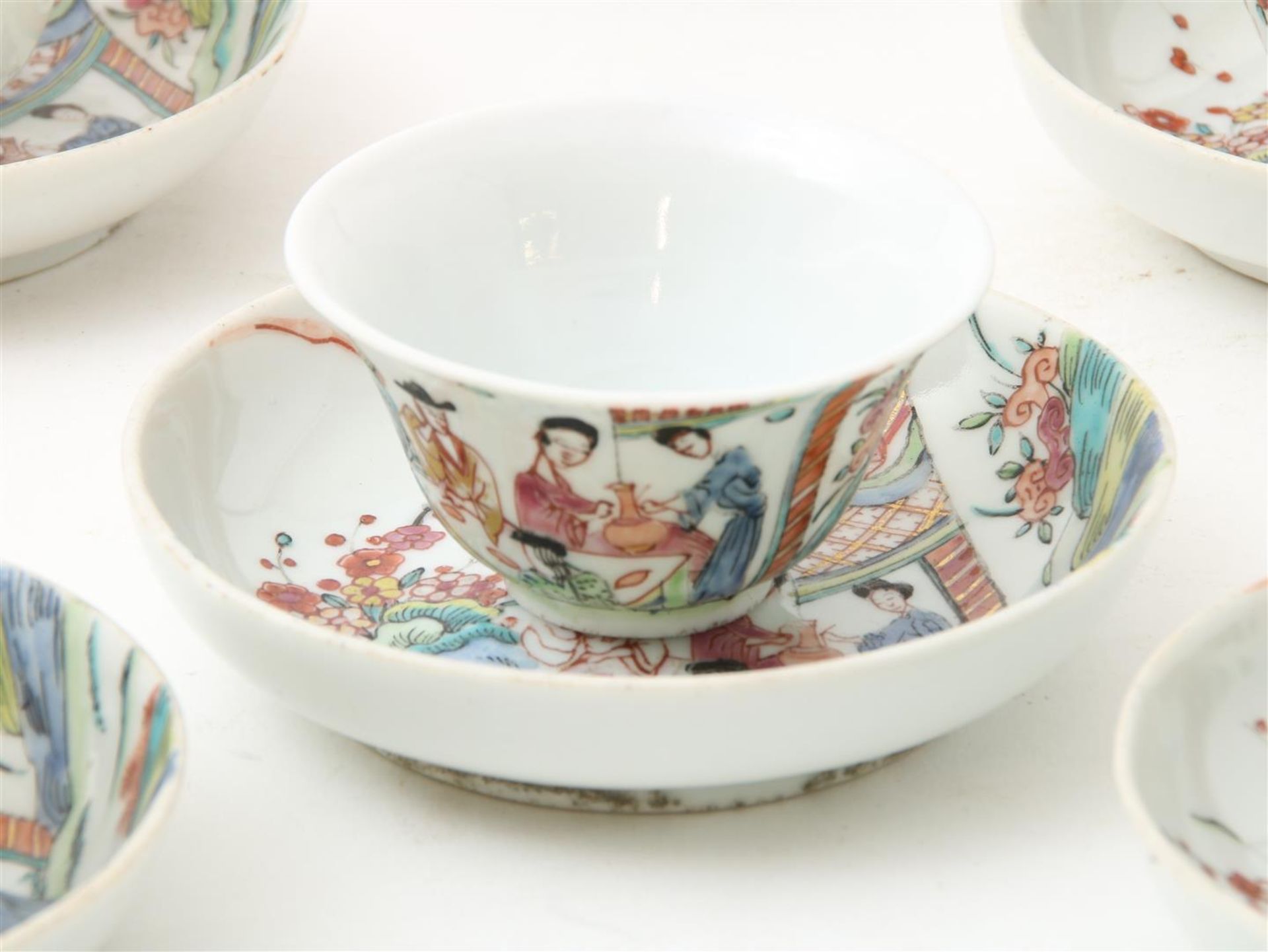 Chinese porcelain, cups and saucers, Famille Rose, 19th century - Bild 4 aus 11