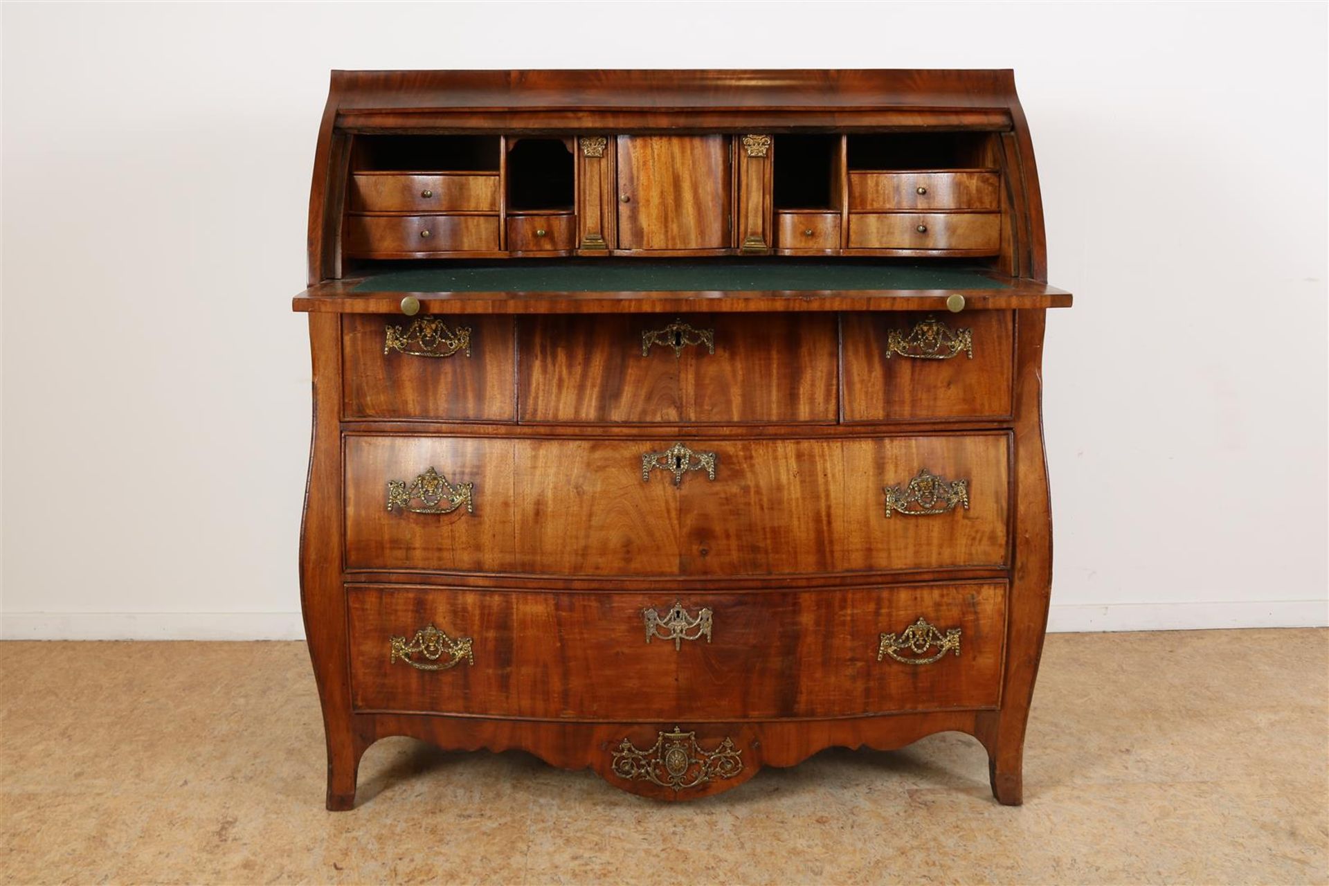 Mahogany Louis XVI, curved cylinder desk, with extendable writing surface, interior with 6 drawers - Image 2 of 6