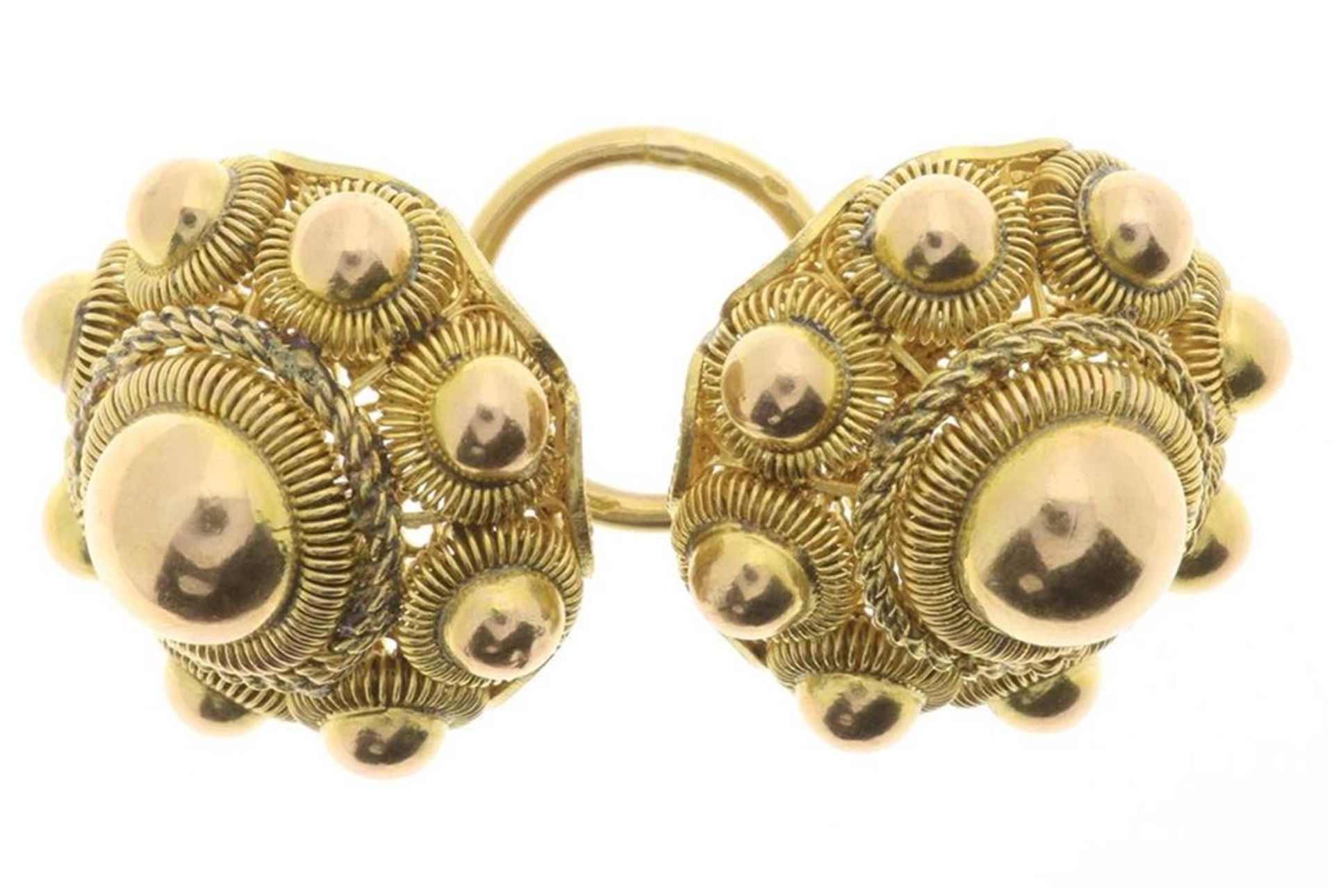 Yellow gold filigree decorated collar buttons, regional jewel for men, grade 585/000, East Zeeland