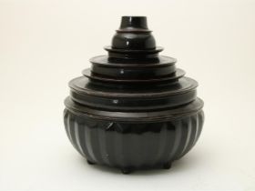 Black lacquer ('yun-de') 4 parts