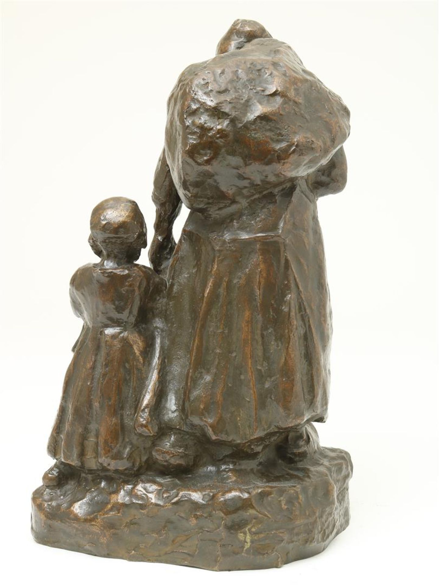 "Charles" Henri Marie van Wijk (1875-1917) Bronze sculpture of a walking mother with a bag on her - Image 4 of 6