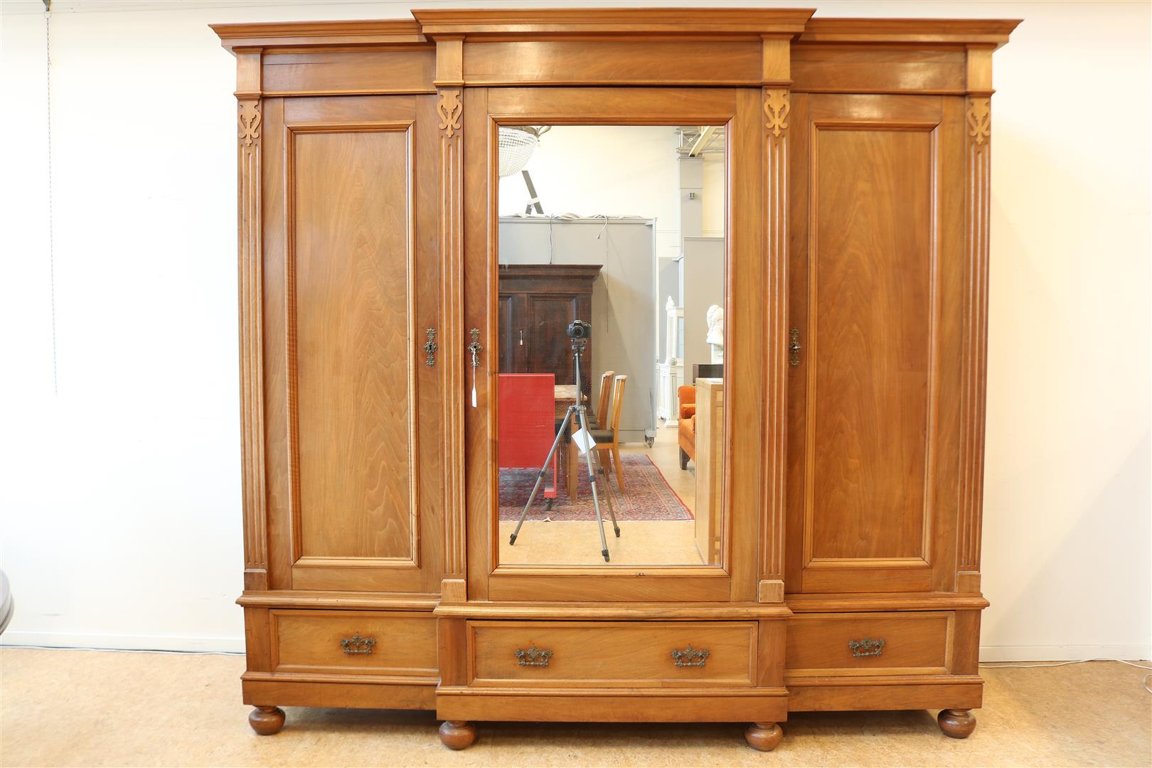 Mahogany breakfront linen cupboard with straight hood, a mirror door and 2 panel doors and 3