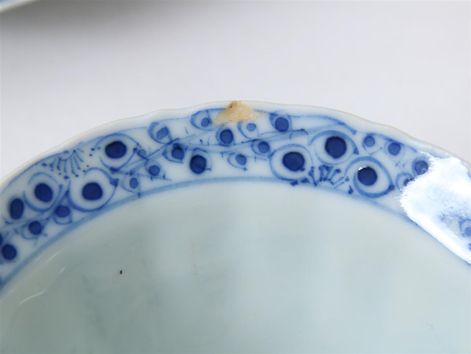 Lot of 13 porcelain cups and 10 saucers decorated with landscapes and parsley decor, Kangxi mark, - Image 6 of 8