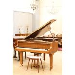 Grand piano in walnut case, brand Yamaha, model G2, serial number 1118163, Japan 1970, length 170