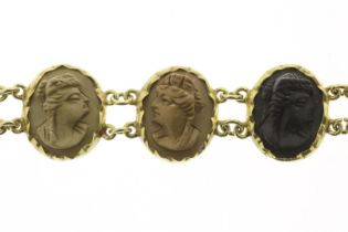 Yellow gold bracelet with lava cameo