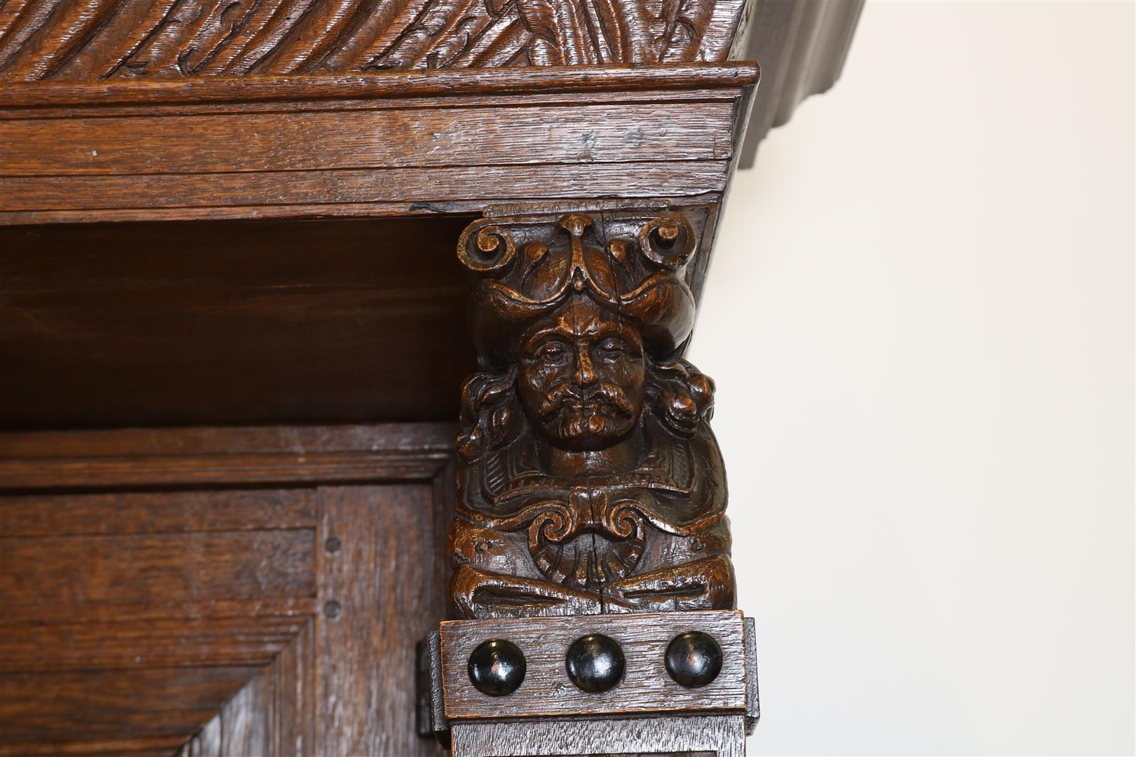 Oak Renaissance cabinet with richly carved crest, recessed elevation with 3 panel doors resting on 4 - Image 6 of 10