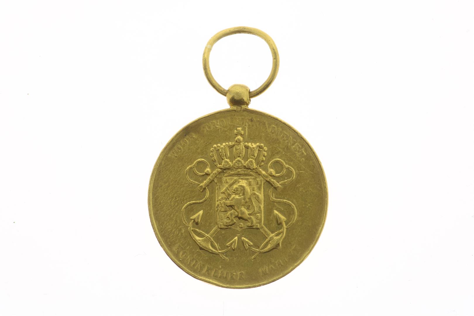 Gold medal on pendant, Royal Navy coat of arms, for loyal service 1925, grade 585/000, weight 16.2