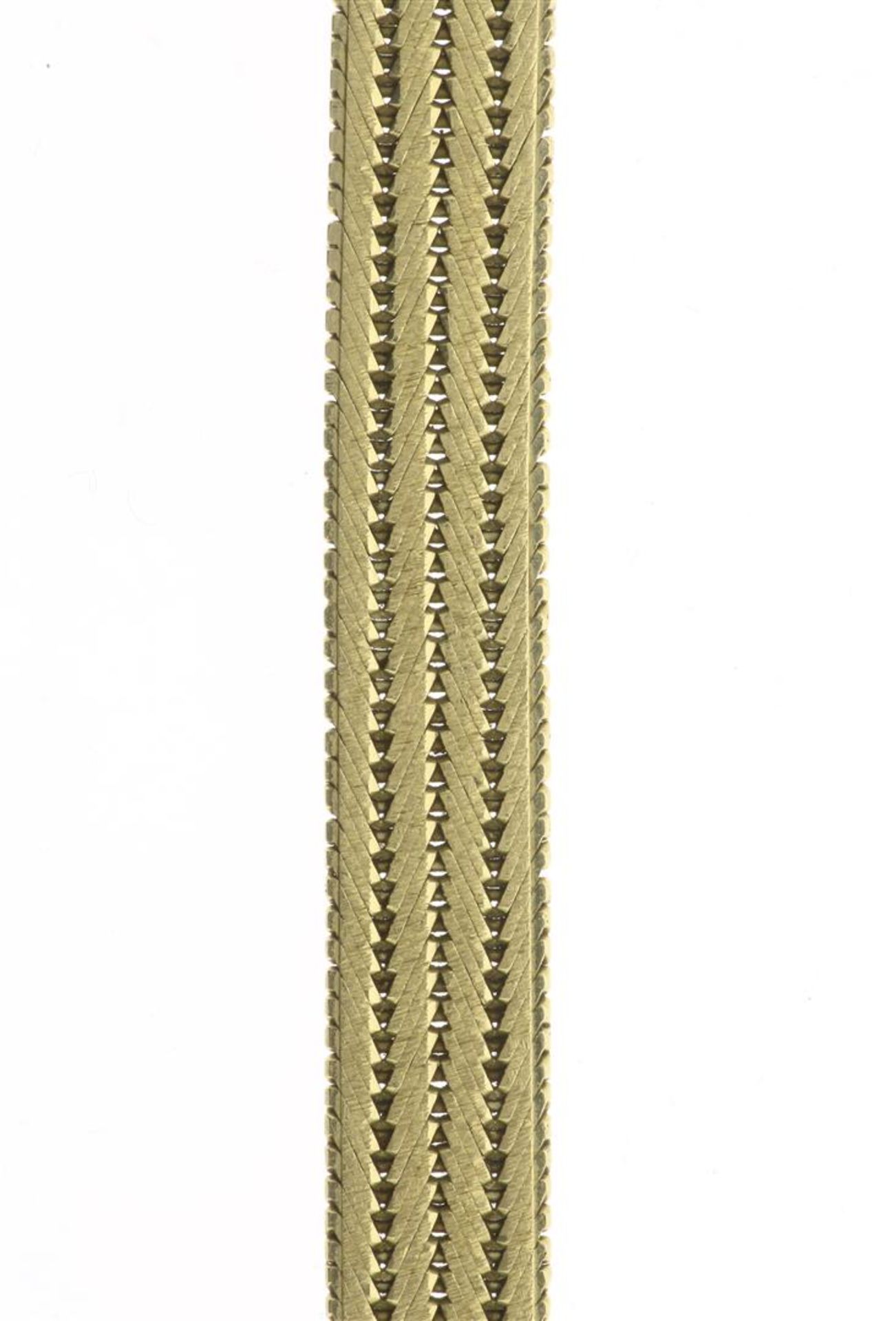 Gold bracelet on sliding clasp with fuse memory. 585/000, gross weight 36 grams.