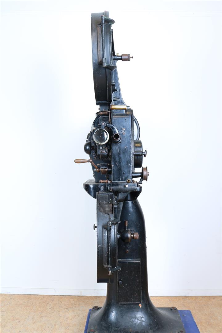 Partly black metal film projector, Zeiss Ikon, Ernemann II, first half of the 20th century, 187 x - Image 4 of 6
