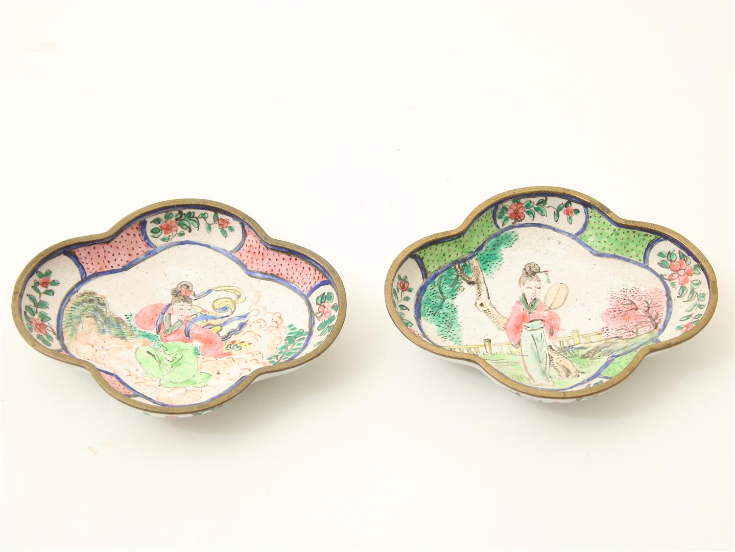 Series of 2 Canton enamel quatrefoil dishes in clover shape with decor of a lady in landscape,