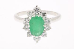 White gold ring with emerald and diamond, brilliant cut
